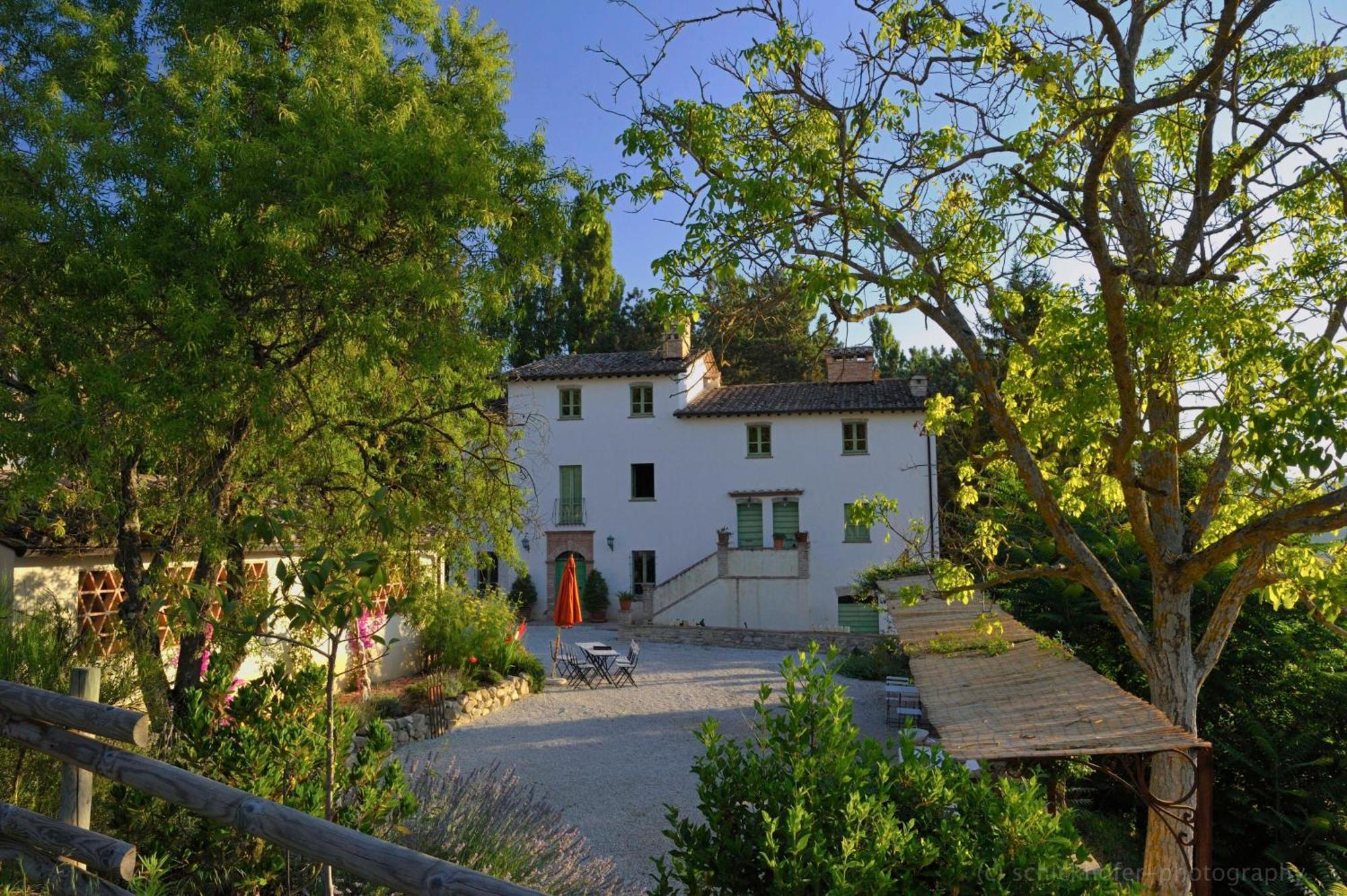 L'Ariete Guest House Montone  Exterior foto